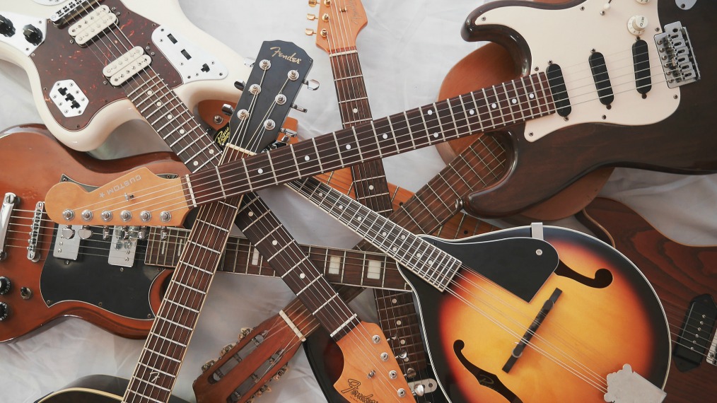 50 strings, acoustic and electric (photo by Nando.uy, courtesy of CC 2.0)