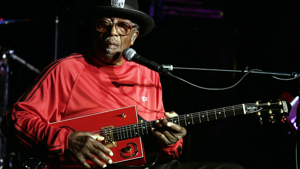 Bo Diddley in 2006 (AP Photo/Jeff Christensen)