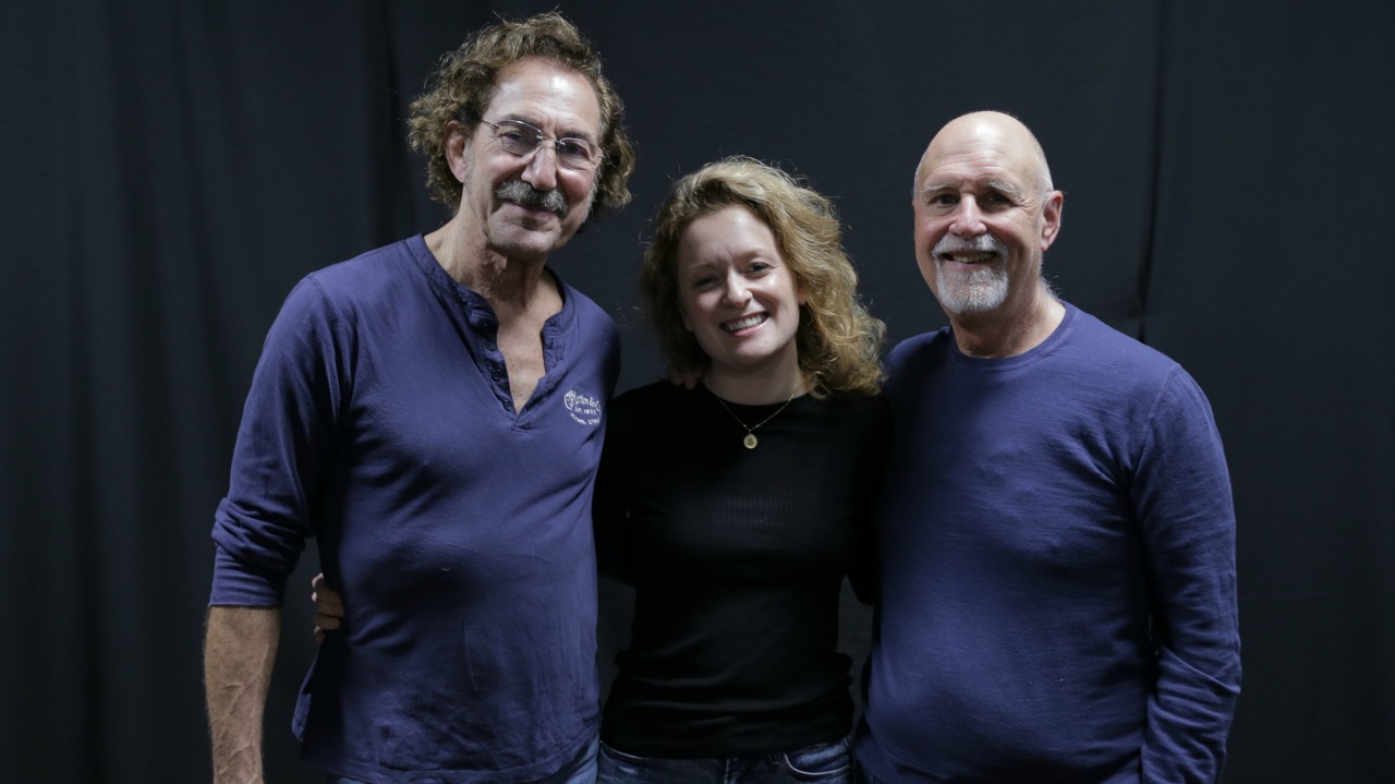 Freebo and Alice Howe with John Platt (Photo by Jeremy Rainer/WFUV)