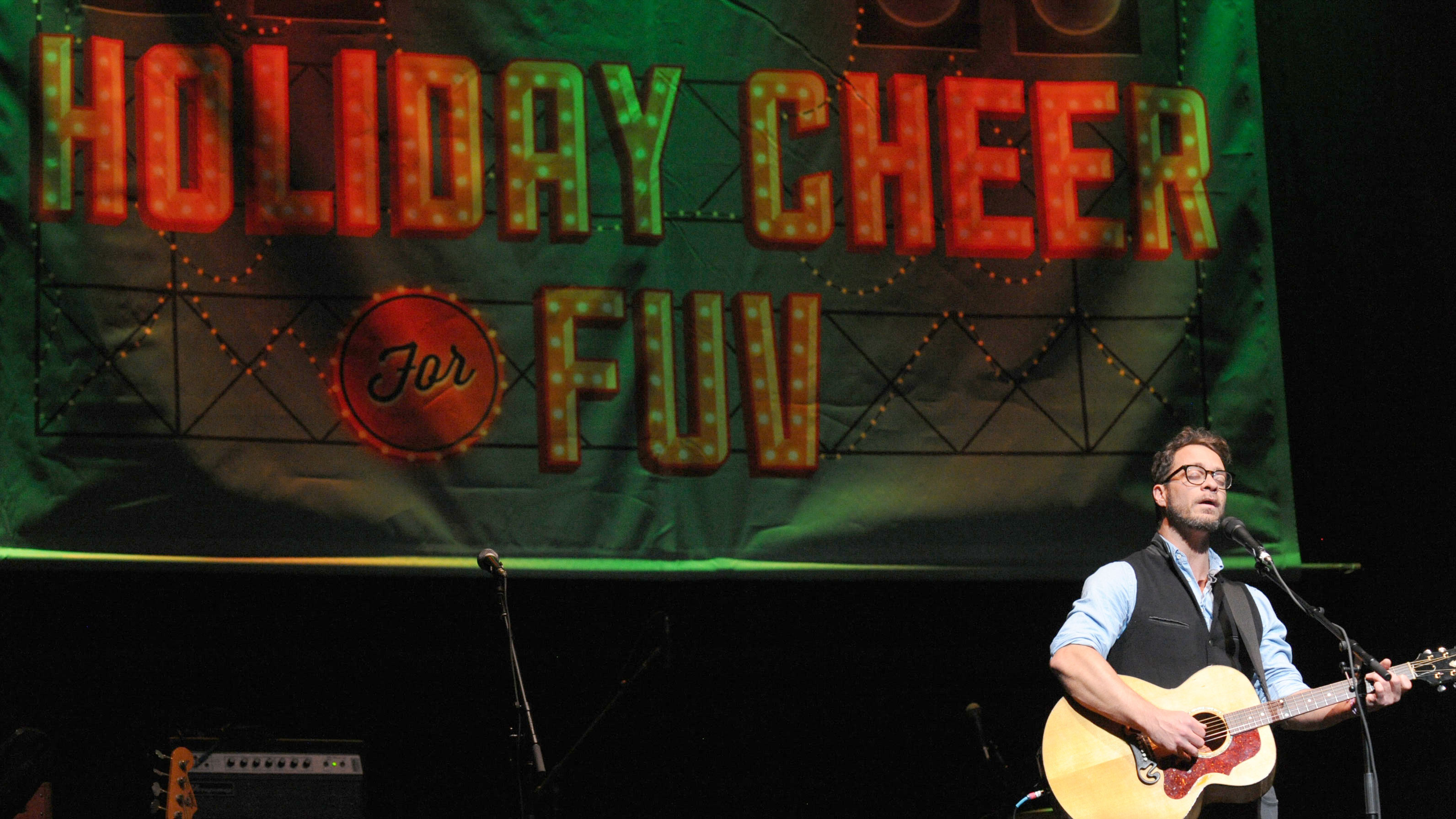Amos Lee at Holiday Cheer for FUV Amos Lee at Holiday Cheer for FUV