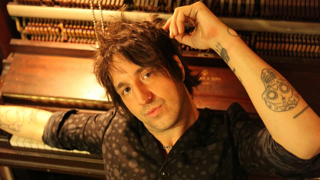 Joseph Arthur (photo by Ehud Lazin, PR)