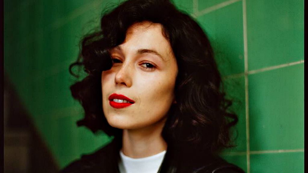 Kelly Lee Owens (photo by Jeff Hahn, PR, courtesy of the artist, Facebook.com)