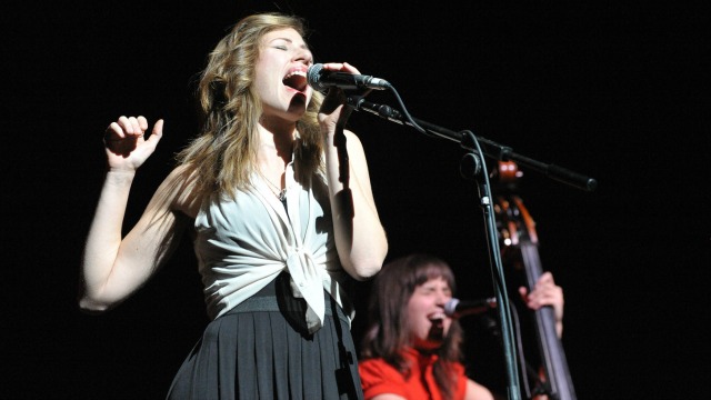 Lake Street Dive photo by Neil Swanson