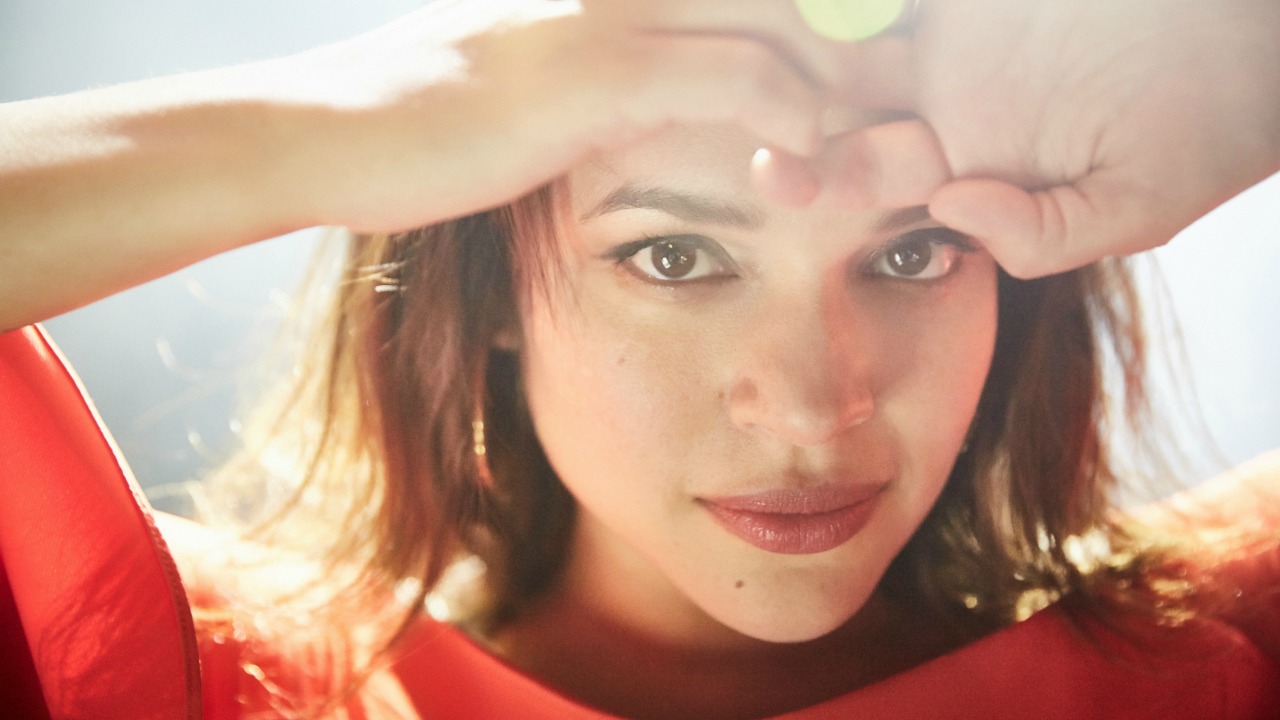 Norah Jones (photo by Danny Clinch, PR)