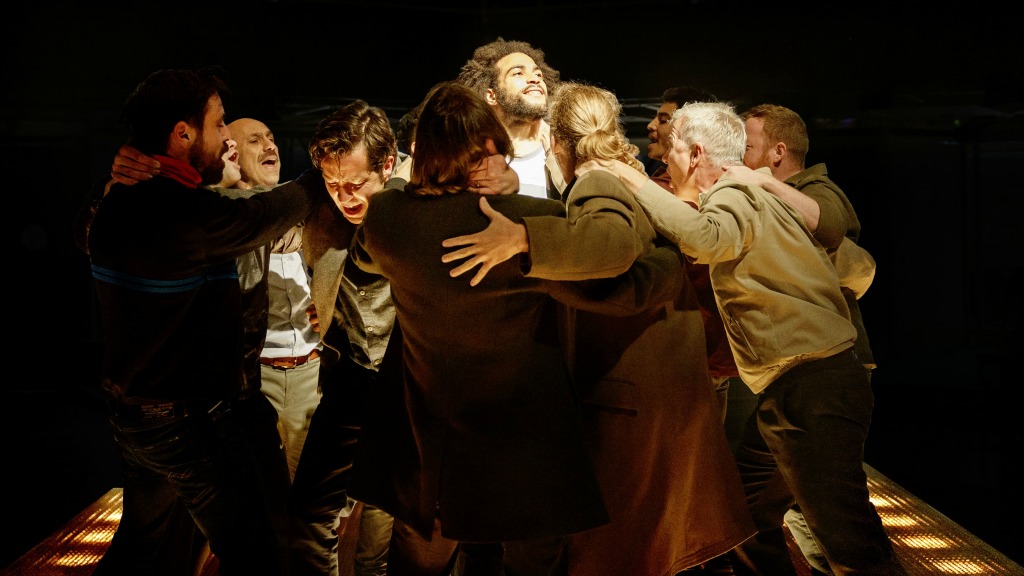 The cast of 'Fatherland' (photo by Manuel Harlan, courtesy of the MIF)