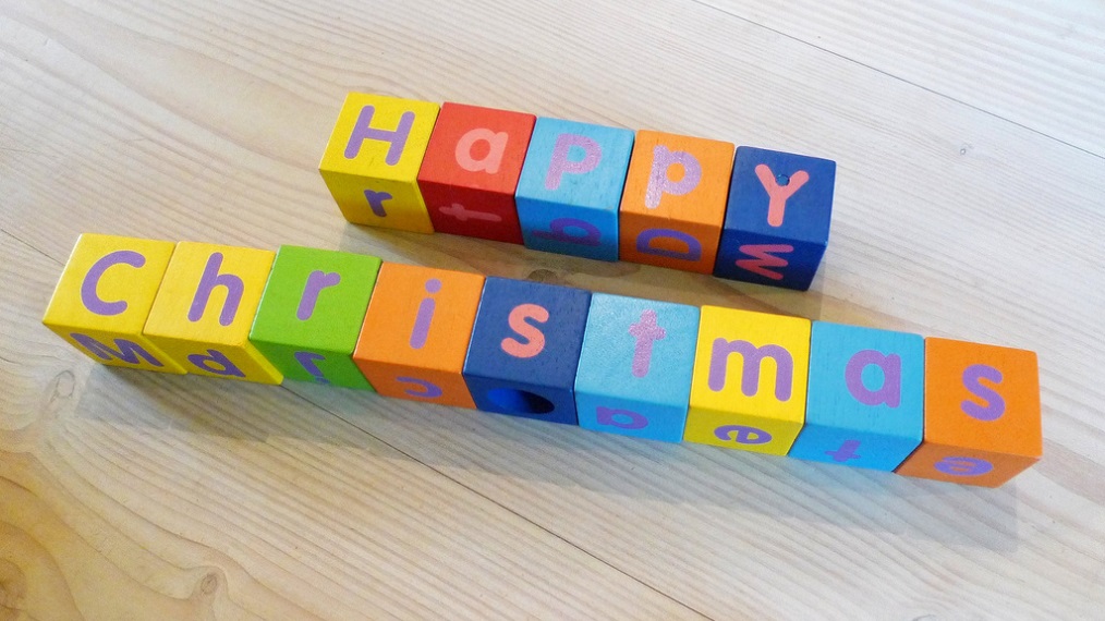 happy-christmas-letter-blocks