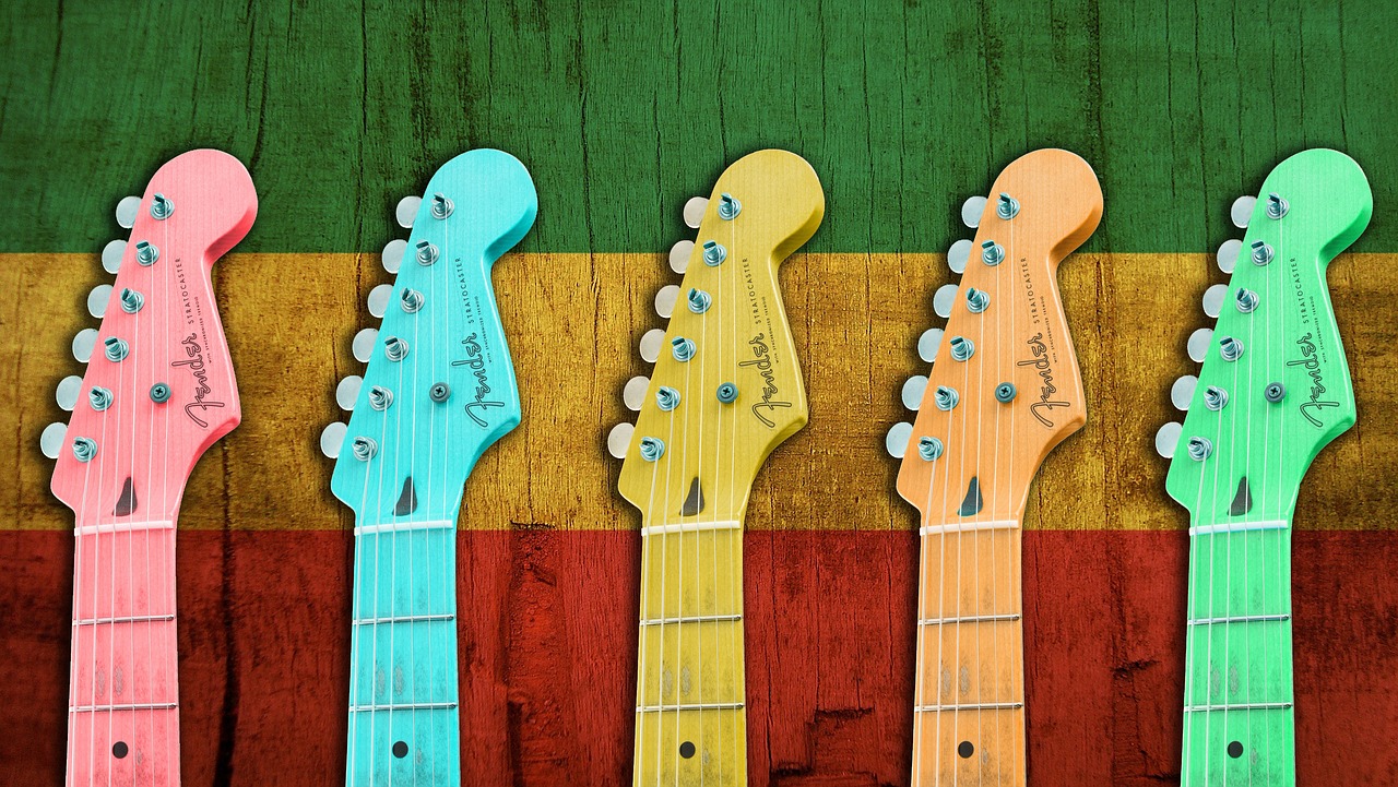 Reggae-inspired guitars (photo courtesy of Pixabay)