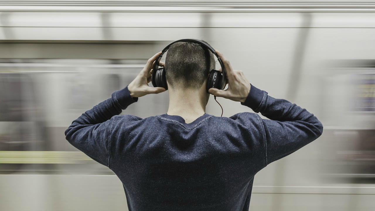 Earworms (photo courtesy of Pixabay)