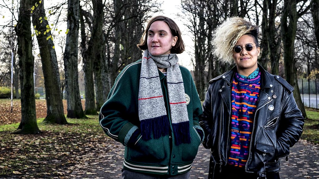 Eilidh Rodgers and Rachel Aggs of Sacred Paws (photo by Brian Sweeney, courtesy of Rish Publicity, PR)