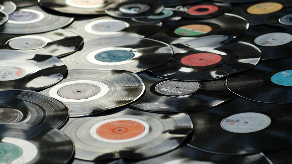 Vinyl albums (courtesy of Pixabay)