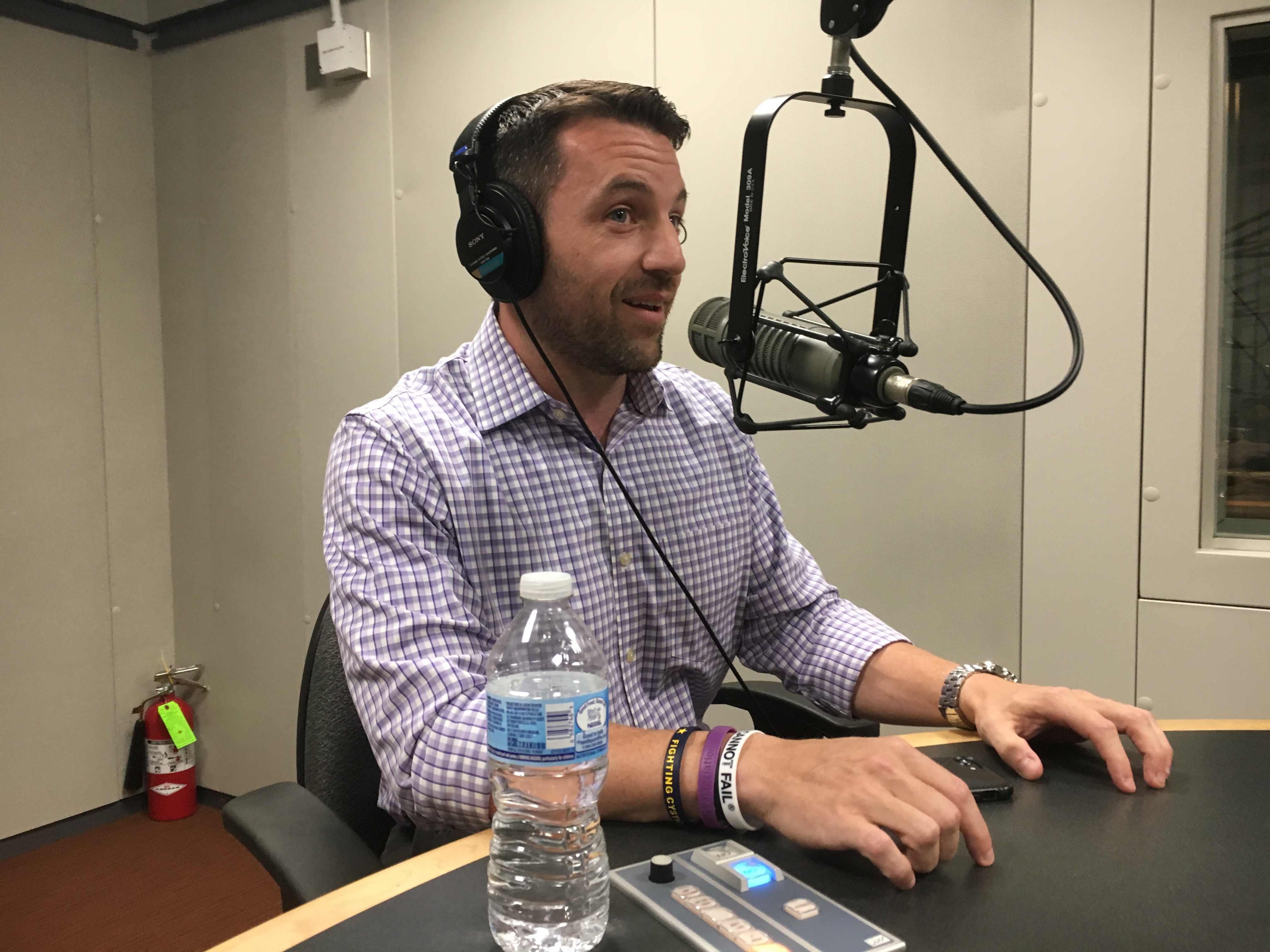 Why is Jay Asparro running 75 miles in two days?