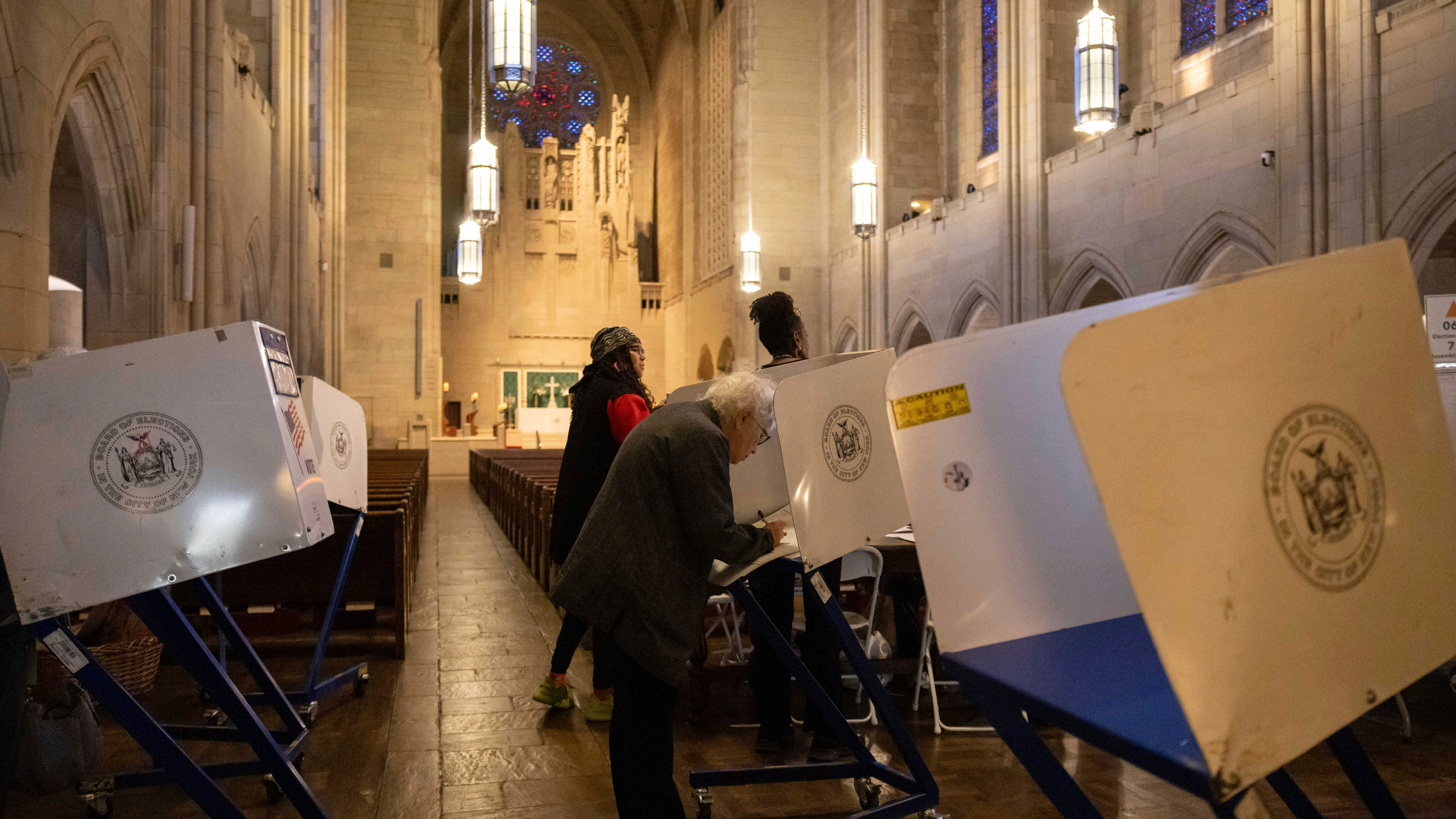 NYC Commission Says No to Open Primaries