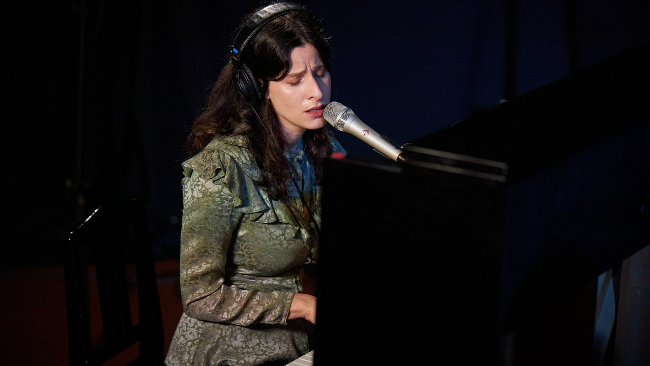 Buzzy Lee (photo by Gus Philippas, PR)