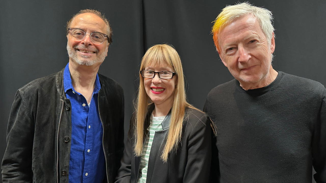 Paul Cavalconte, Suzanne Vega, and Gerry Leonard (photo by Jeremy Rainer, FUV) Paul Cavalconte, Suzanne Vega, and Gerry Leonard (photo by Jeremy Rainer, FUV)