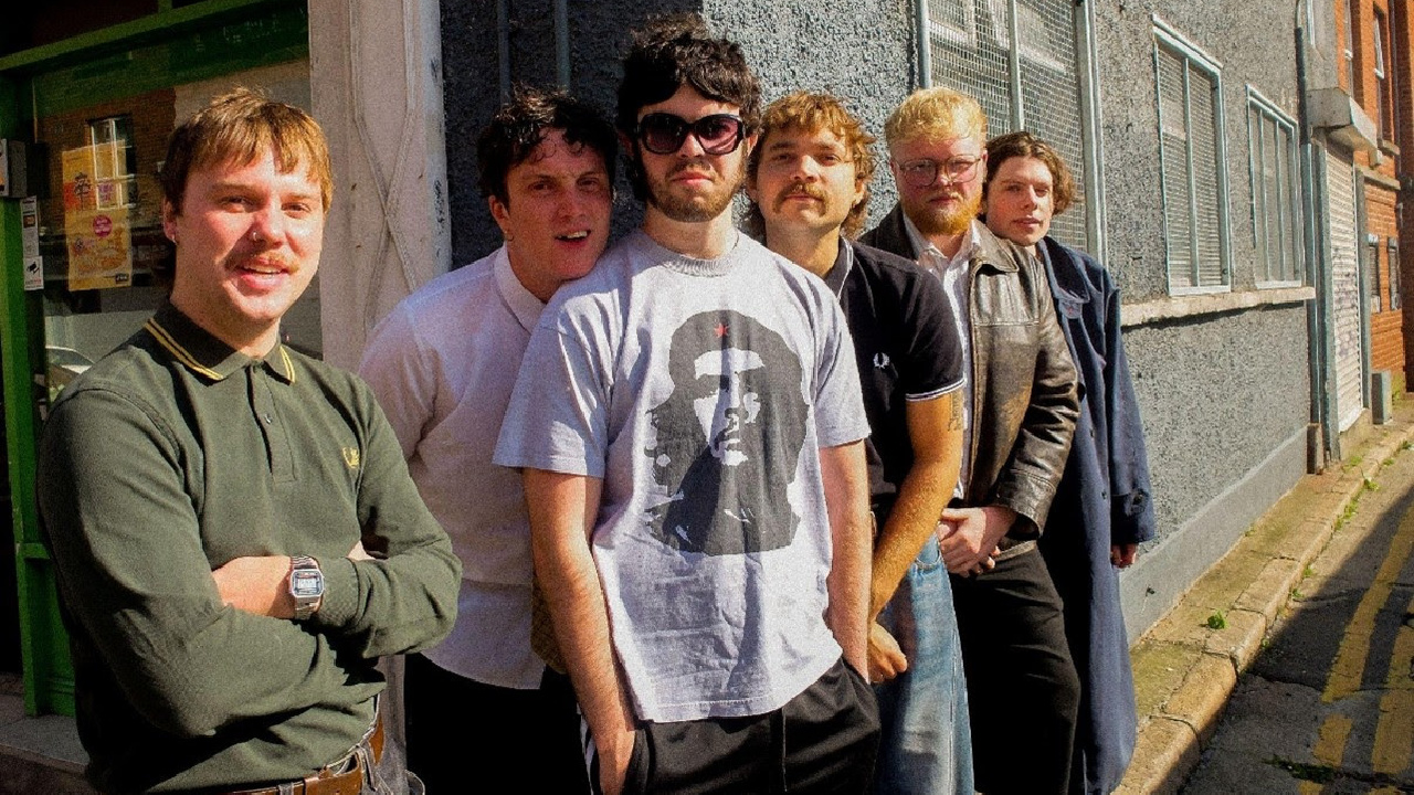 Madra Salach (photo by Robbie Stickland, PR)