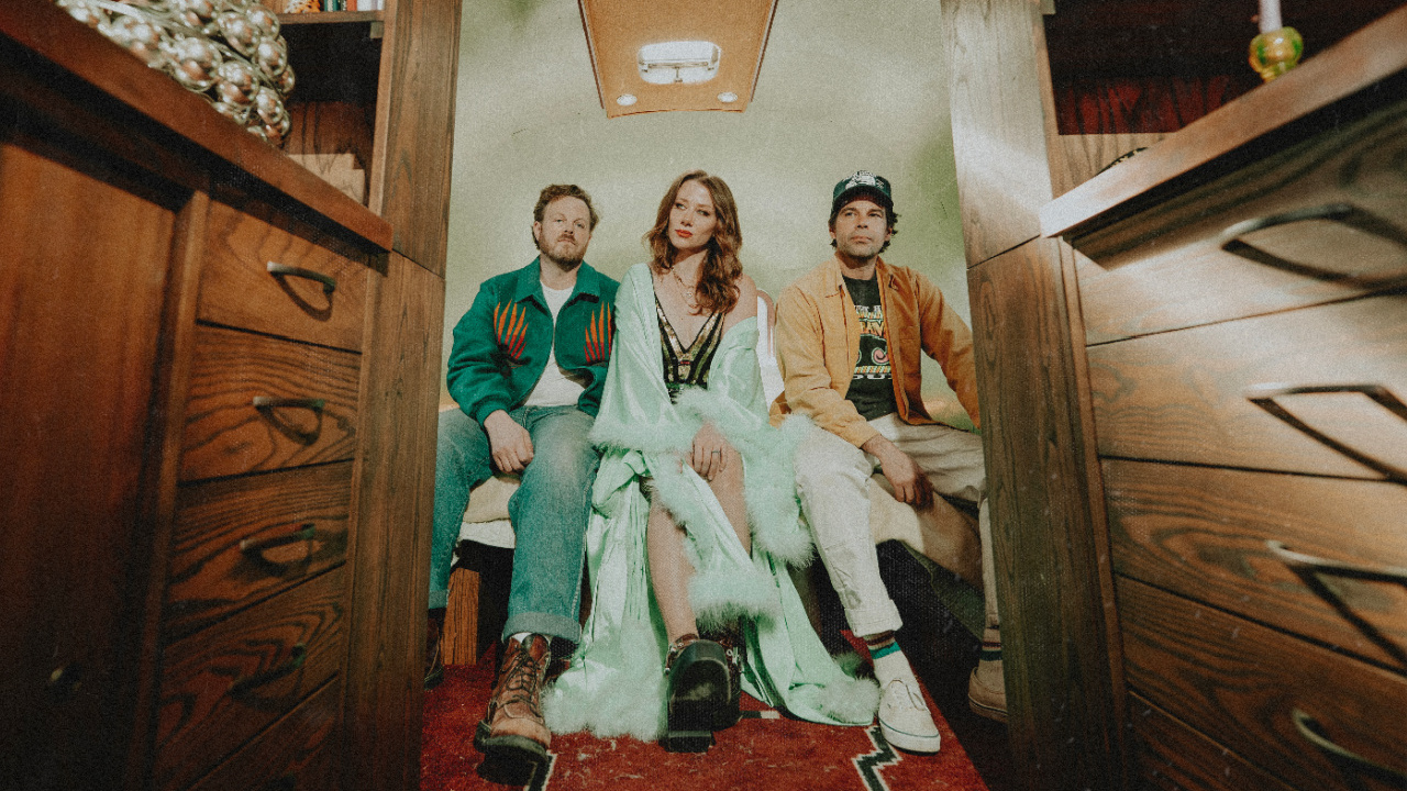 The Lone Bellow (photo by Debbie Ewing, PR)