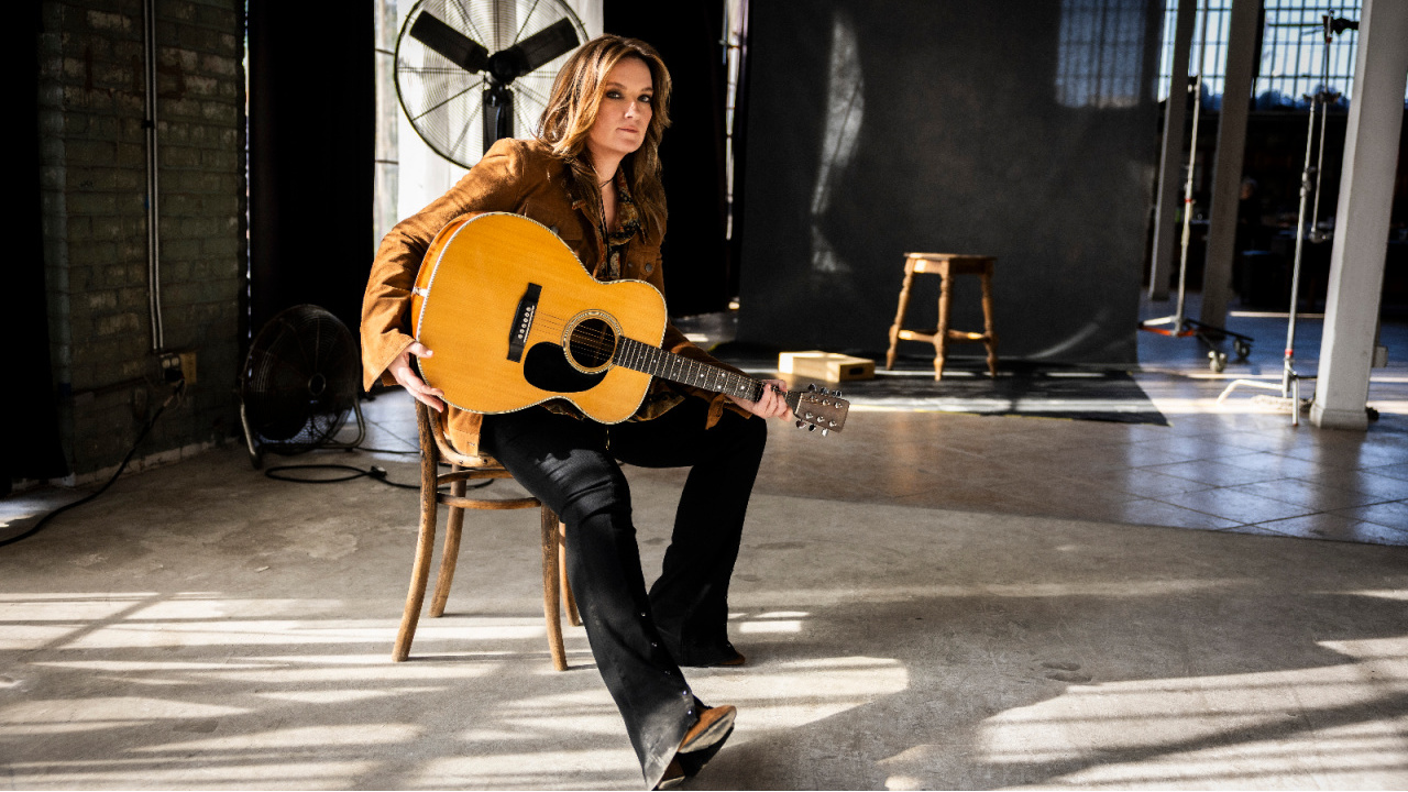 Brandy Clark (photo by Pamela Springsteen, PR)
