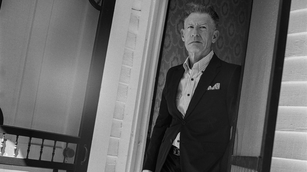 Lyle Lovett (photo by Michael Wilson, PR)