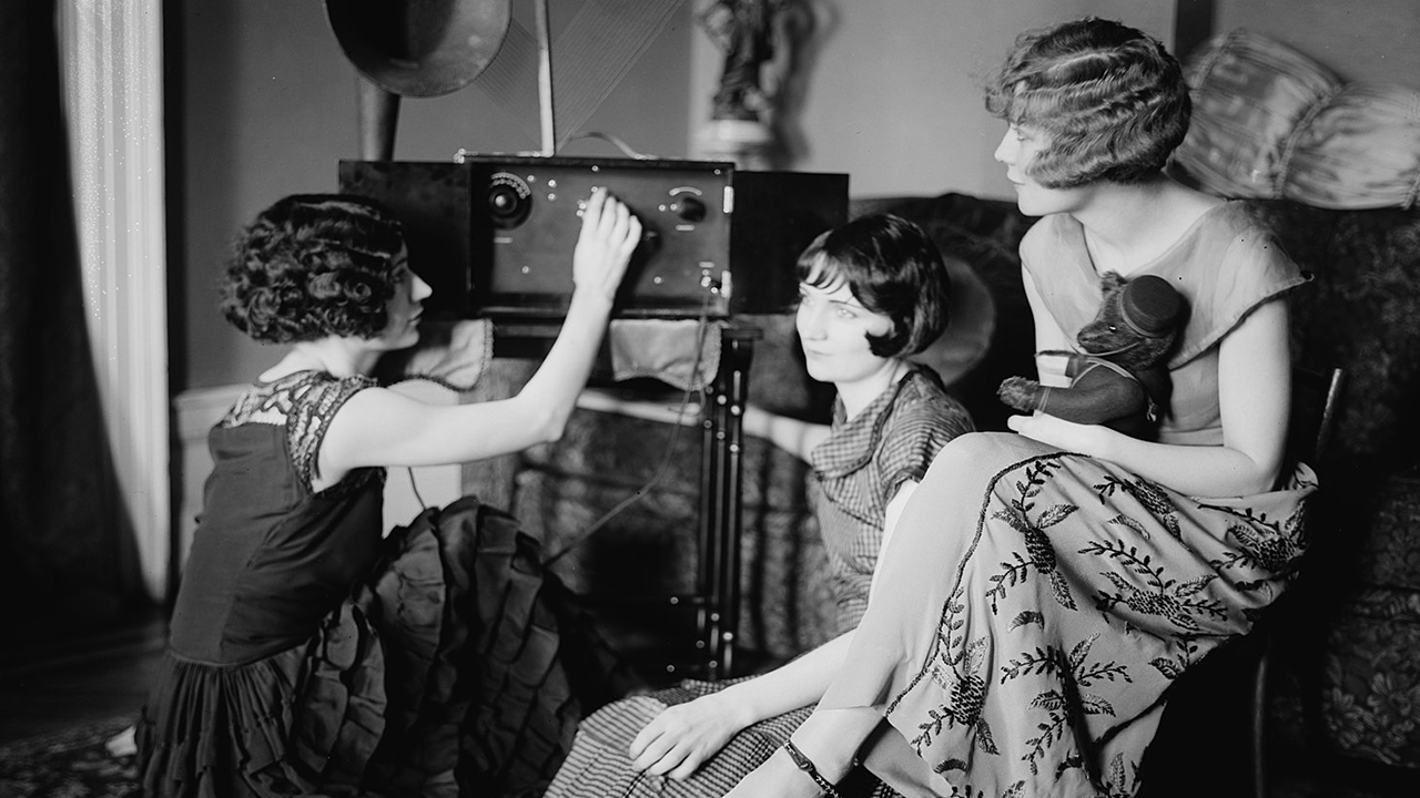 The Brox Sisters listening to radio circa 1920 (Library of Congress Catalog: https://lccn.loc.gov/2014717186)