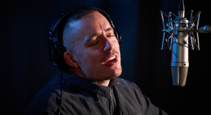 Dermot Kennedy (photo by Gus Philippas, FUV)