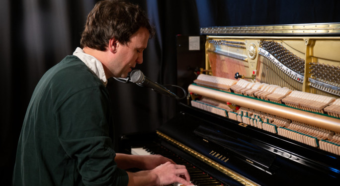 Frog's Daniel Bateman (photo by Therese Burgo for FUV)