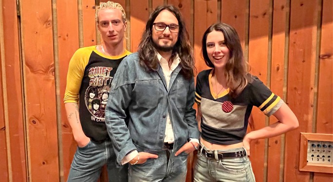 Wolf Alice's Theo Ellis, Joel Amey and Ellie Rowsell at the Power Station, NYC (photo by Kara Manning for FUV)